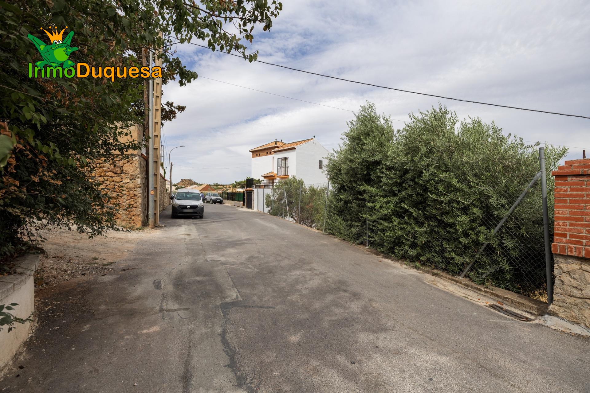 Solar urbano de 1.437 m2 (Con posibilidad de 3 casas). - foto 7