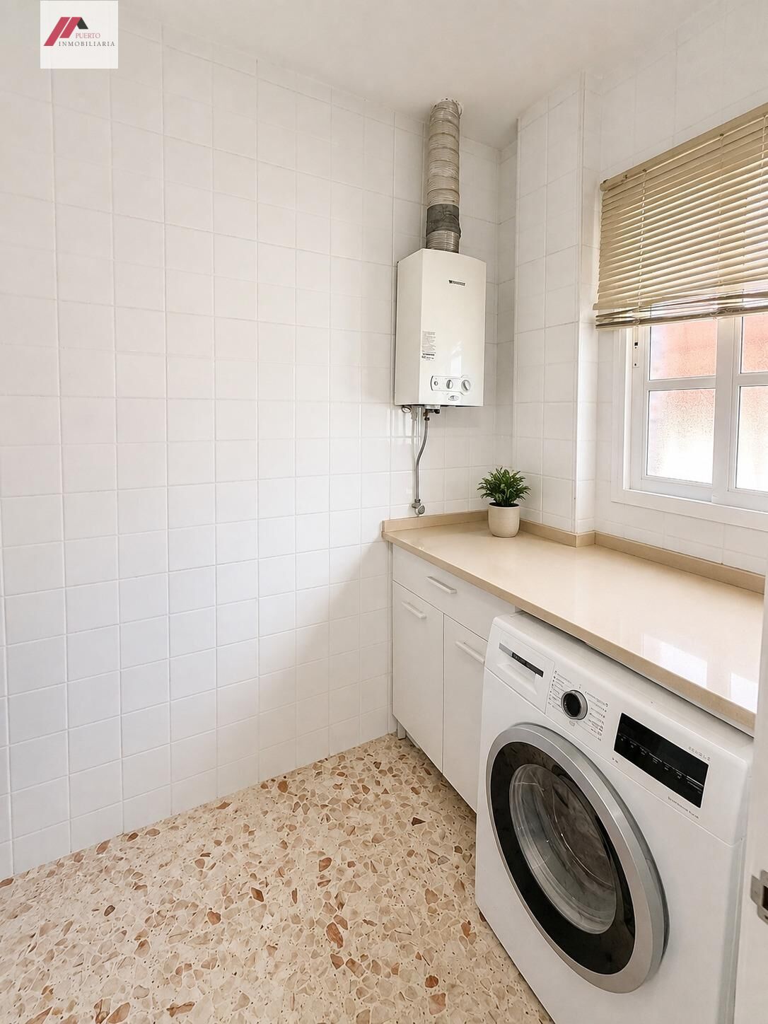 CASA DE UNA SOLA PLANTA CON PARCELA Y SÓTANO EN LA CARIDAD - foto 11