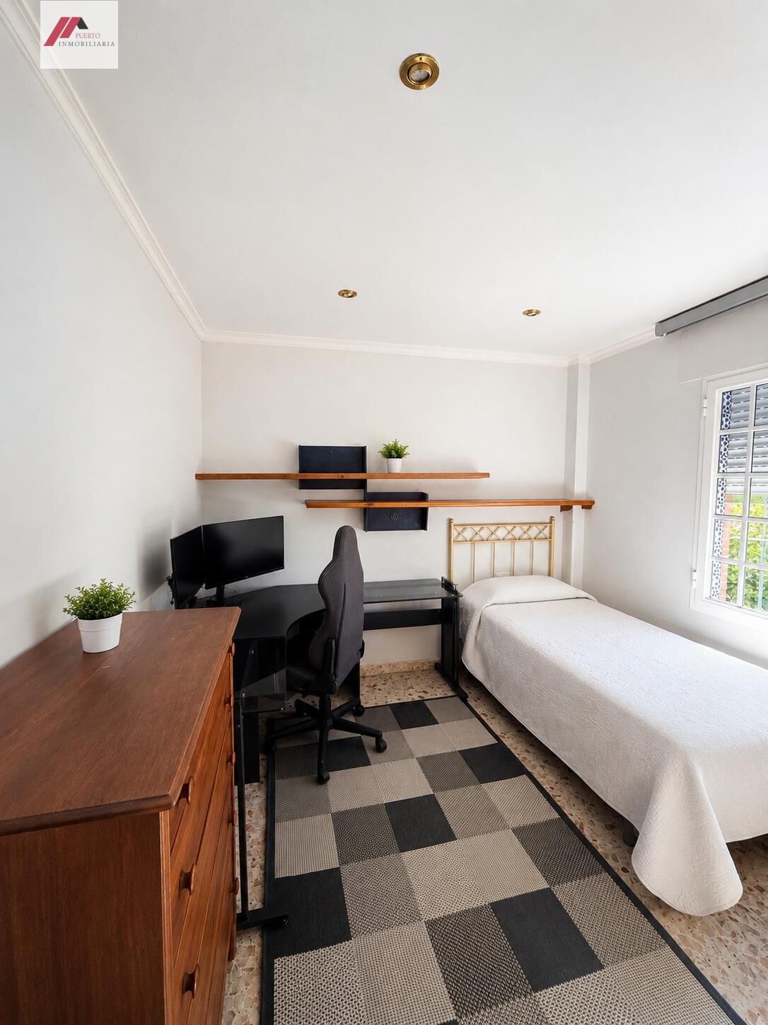 CASA DE UNA SOLA PLANTA CON PARCELA Y SÓTANO EN LA CARIDAD - foto 15