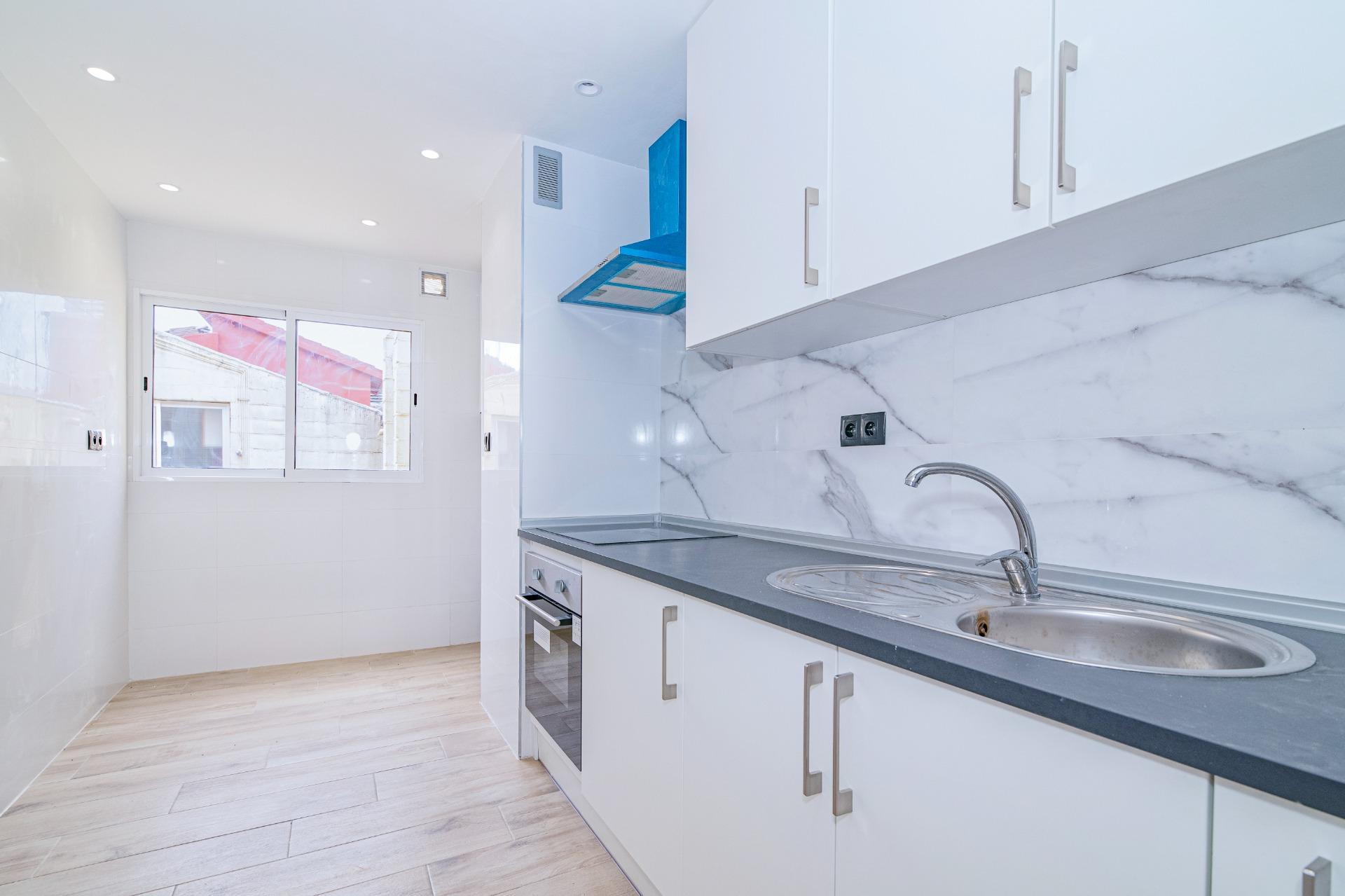 VENTA 5 DORMITORIOS. BAÑO. ASEO. REFORMADO