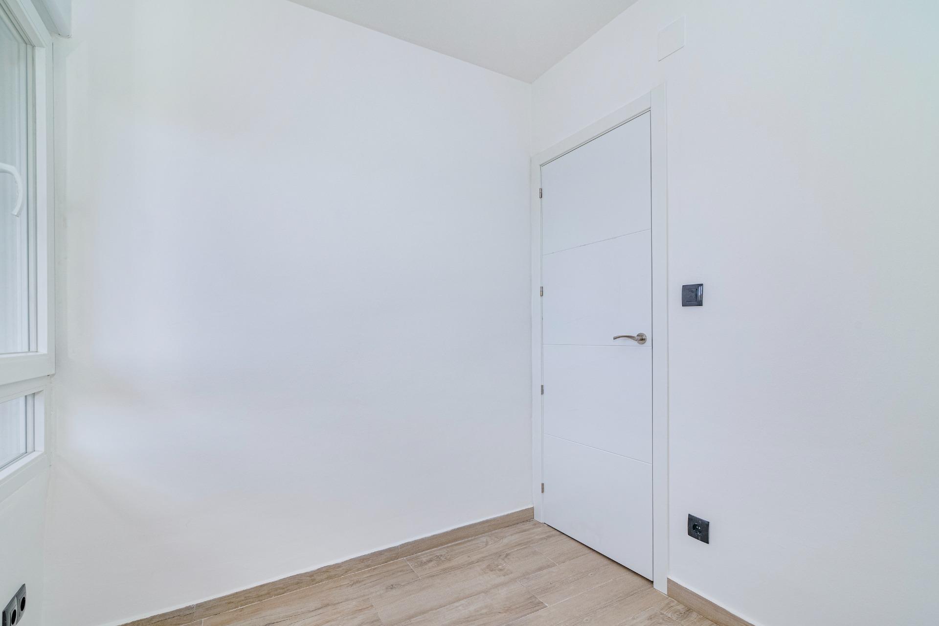 VENTA 5 DORMITORIOS. BAÑO. ASEO. REFORMADO - foto 15