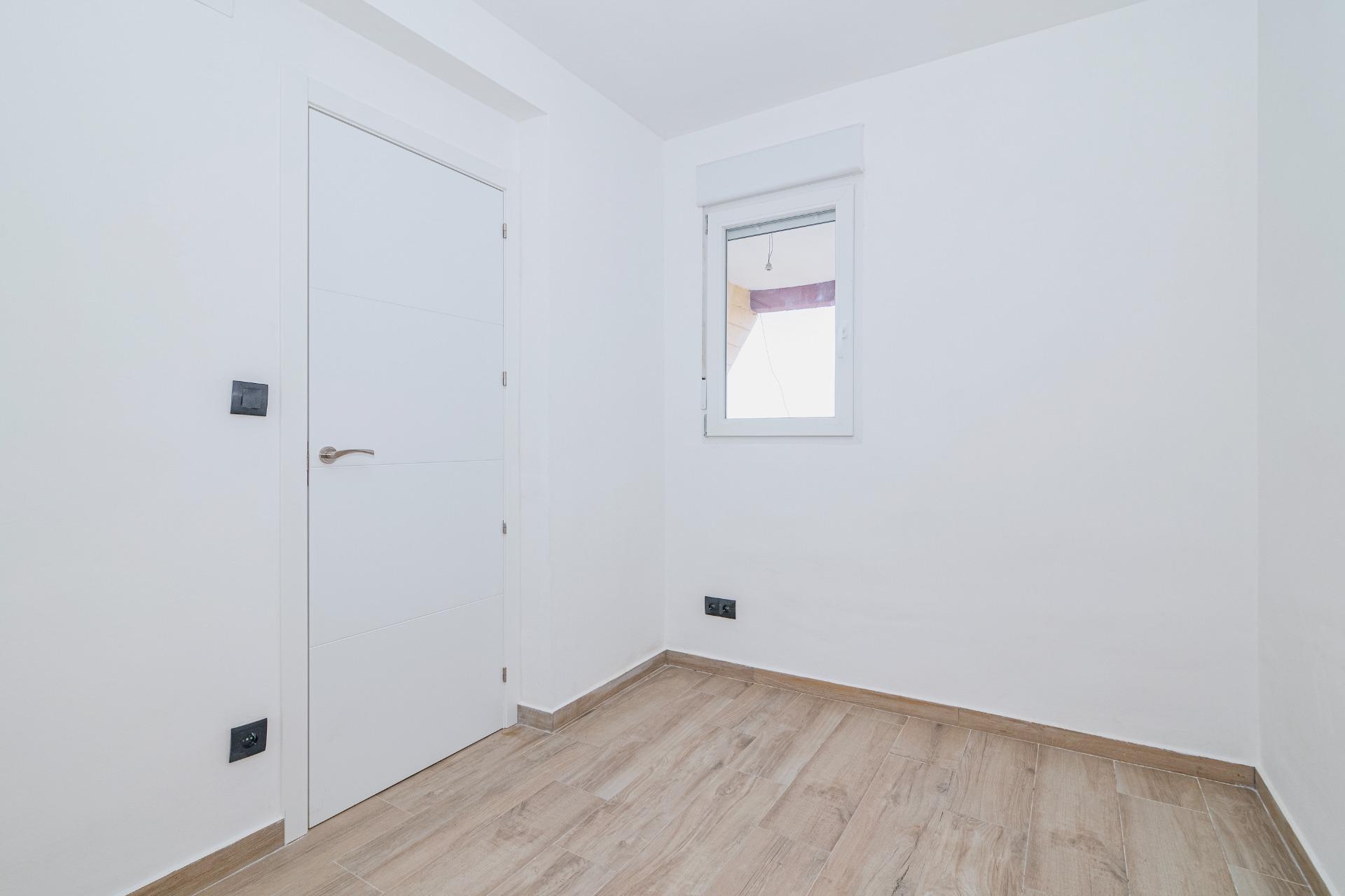 VENTA 5 DORMITORIOS. BAÑO. ASEO. REFORMADO - foto 6