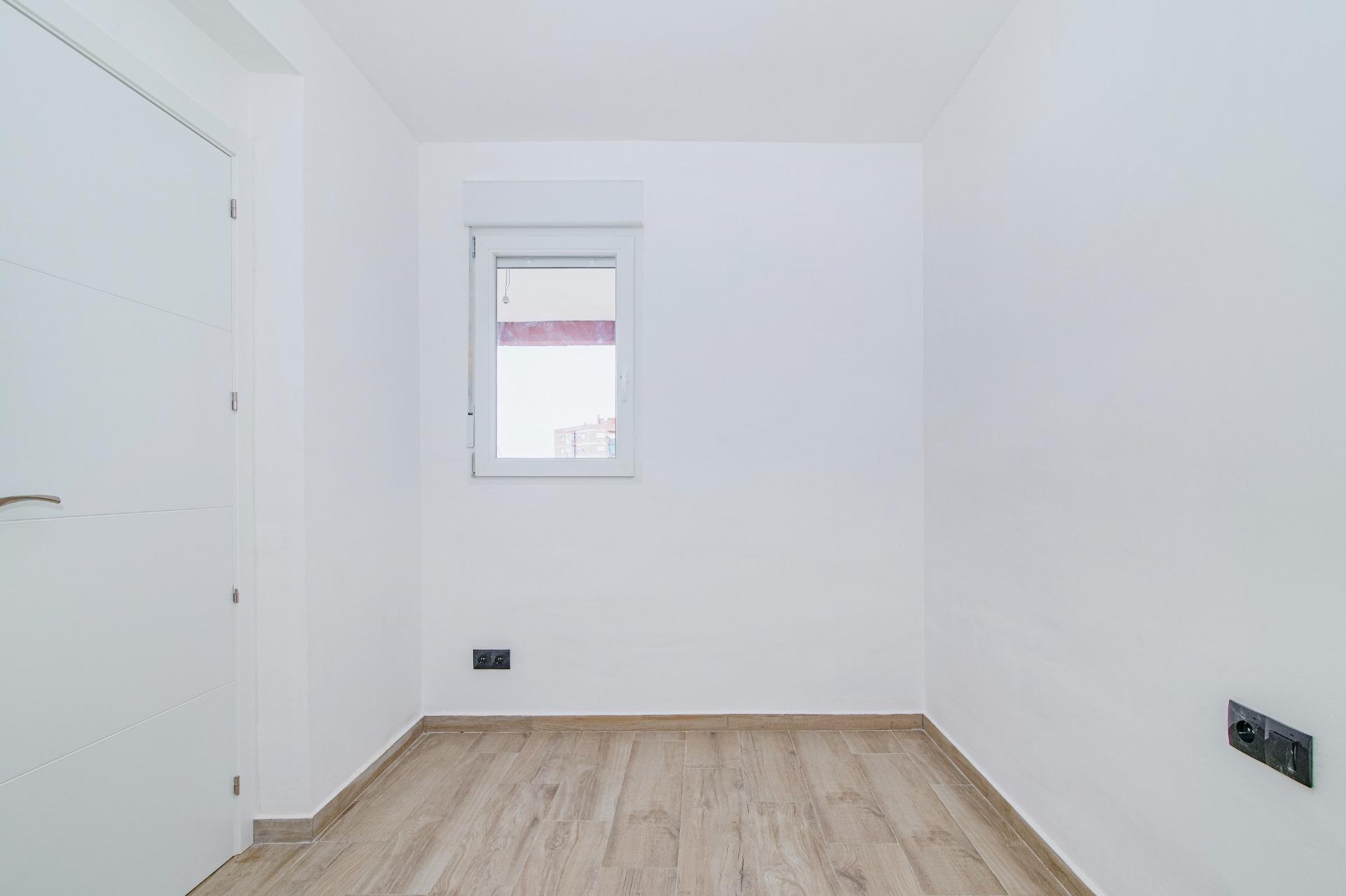VENTA 5 DORMITORIOS. BAÑO. ASEO. REFORMADO - foto 7
