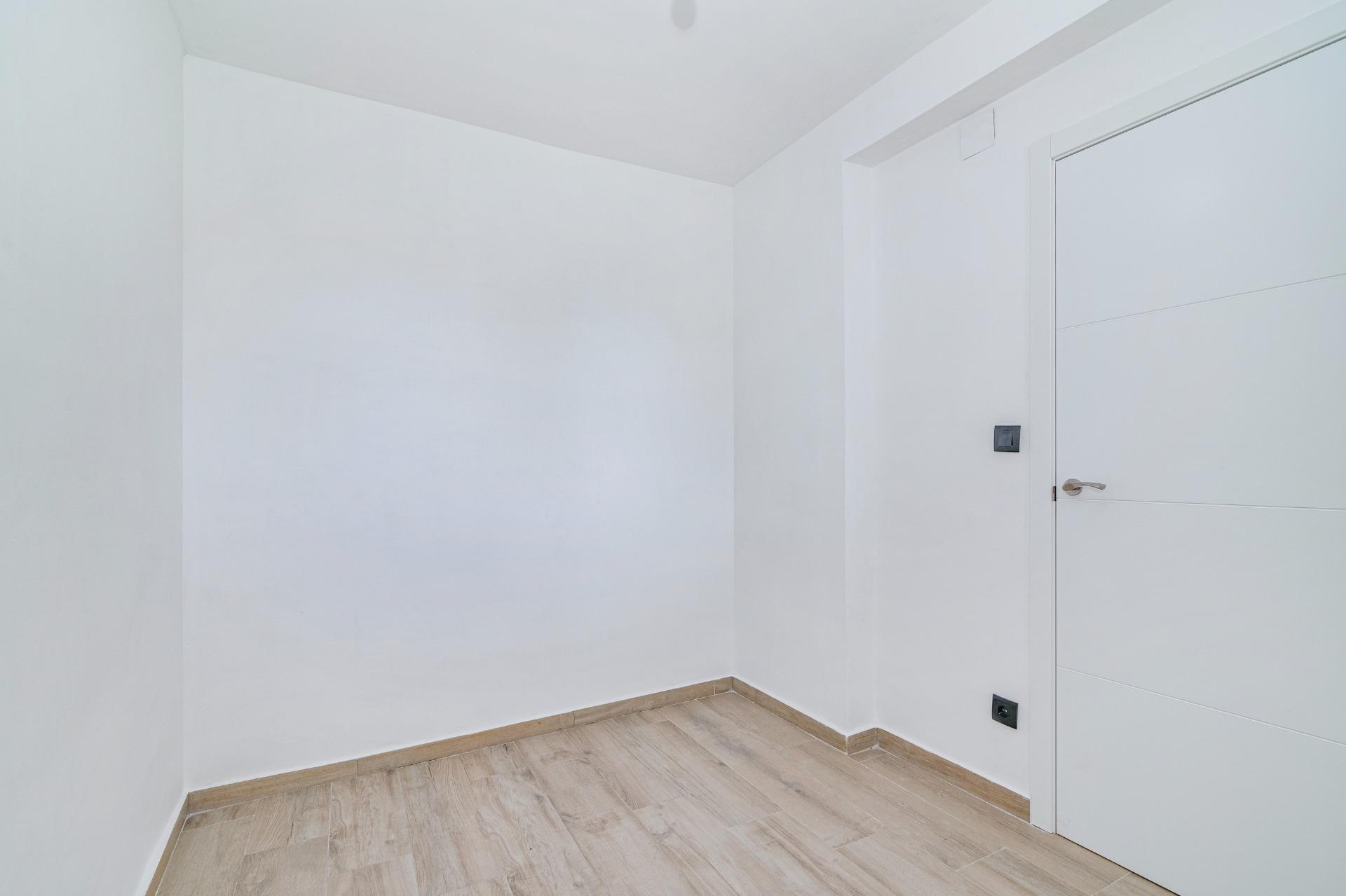 VENTA 5 DORMITORIOS. BAÑO. ASEO. REFORMADO - foto 8