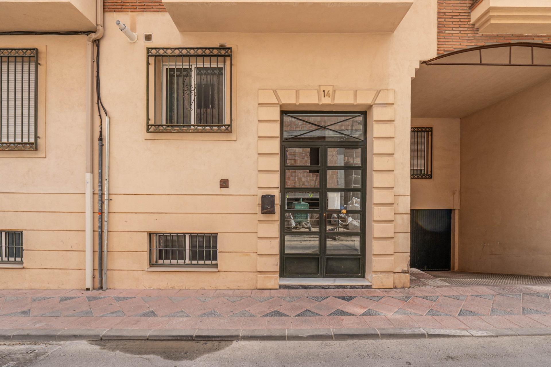 Piso amueblado de 1 dormitorio en el centro de Armilla - foto 17