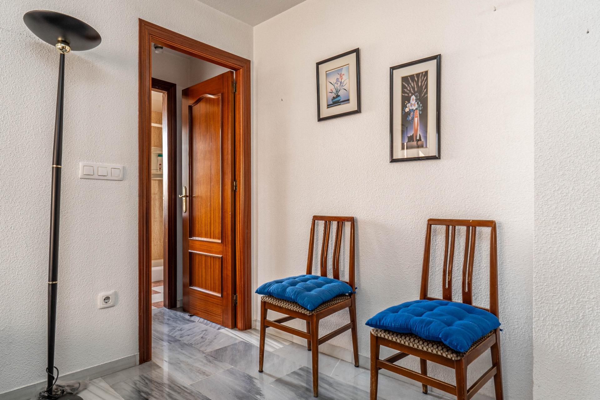 Piso amueblado de 1 dormitorio en el centro de Armilla - foto 39