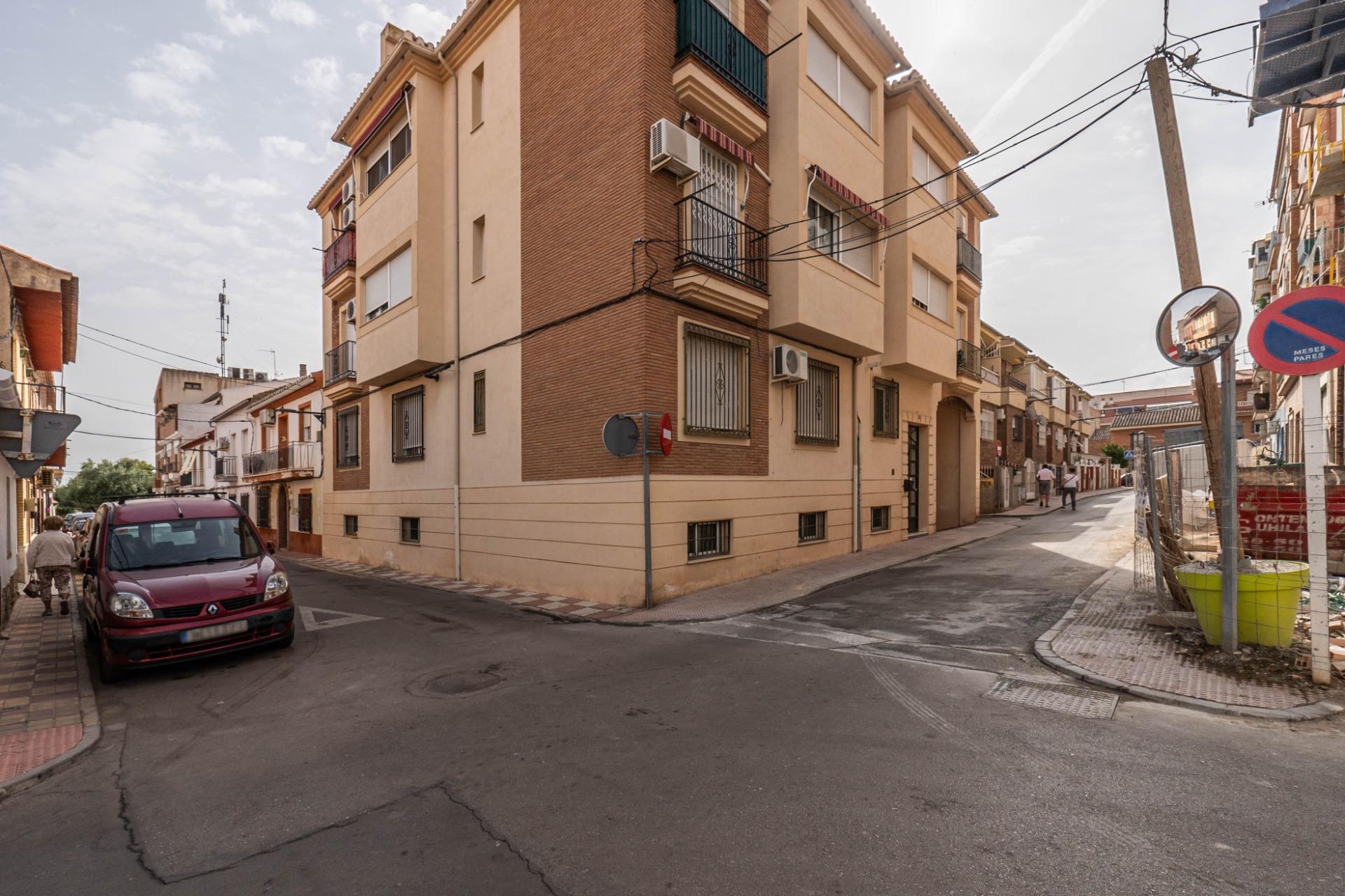 Piso amueblado de 1 dormitorio en el centro de Armilla - foto 40
