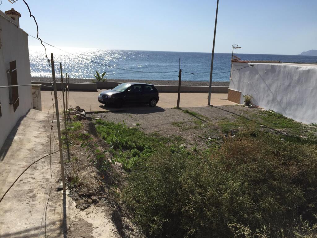 ATENCION PROMOTORES!!! SOLAR EN PRIMERA LINEA DE PLAYA - foto 16