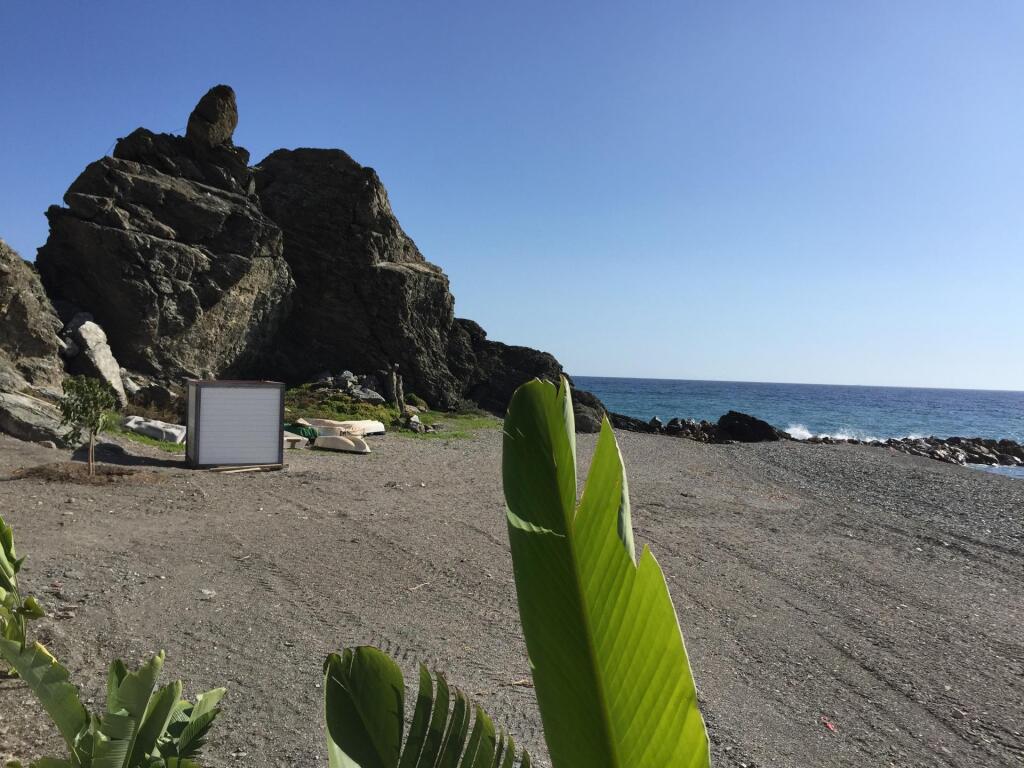 ATENCION PROMOTORES!!! SOLAR EN PRIMERA LINEA DE PLAYA - foto 6