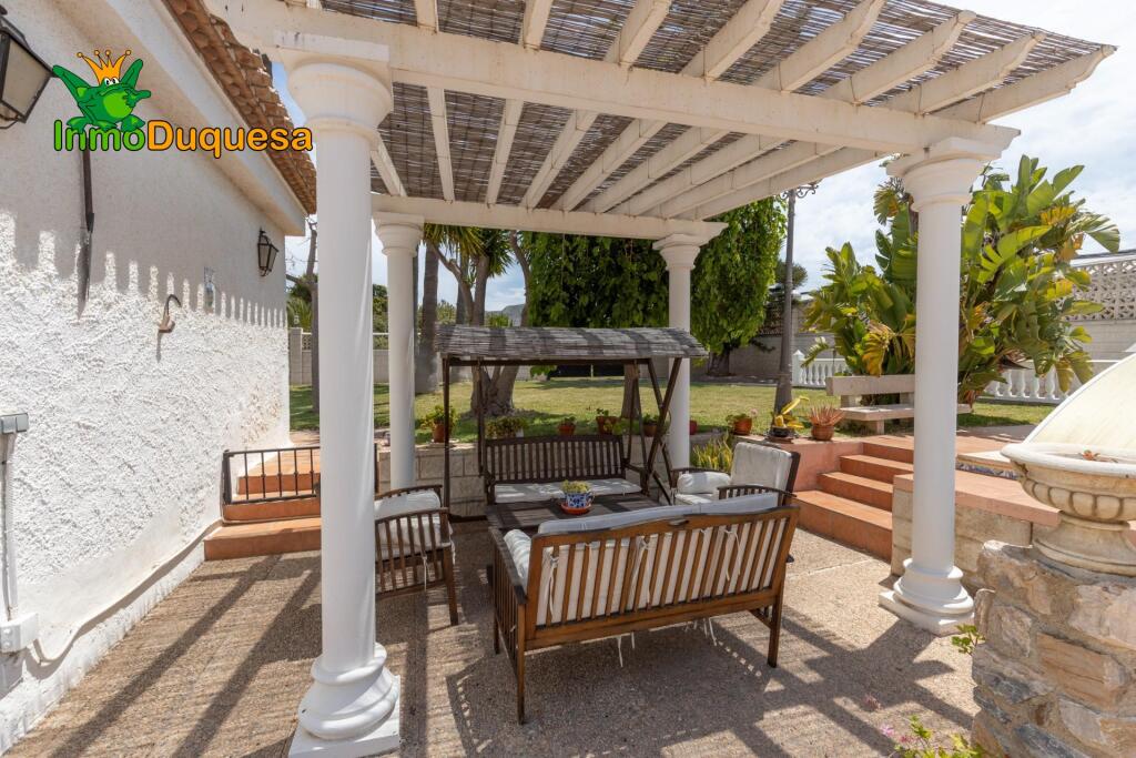 GRAN VILLA de UNA SOLA PLANTA en MOTRIL - foto 2