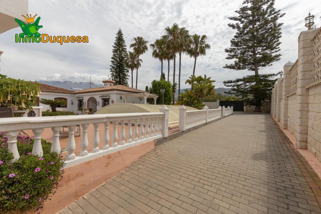 GRAN VILLA de UNA SOLA PLANTA en MOTRIL - foto 12