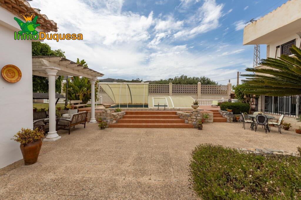 GRAN VILLA de UNA SOLA PLANTA en MOTRIL - foto 14