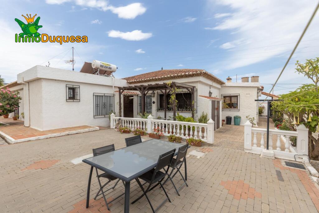 GRAN VILLA de UNA SOLA PLANTA en MOTRIL - foto 17