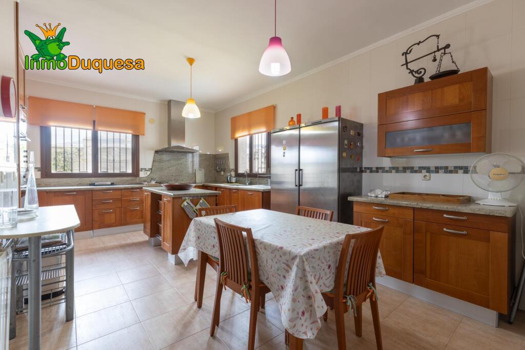 GRAN VILLA de UNA SOLA PLANTA en MOTRIL - foto 25