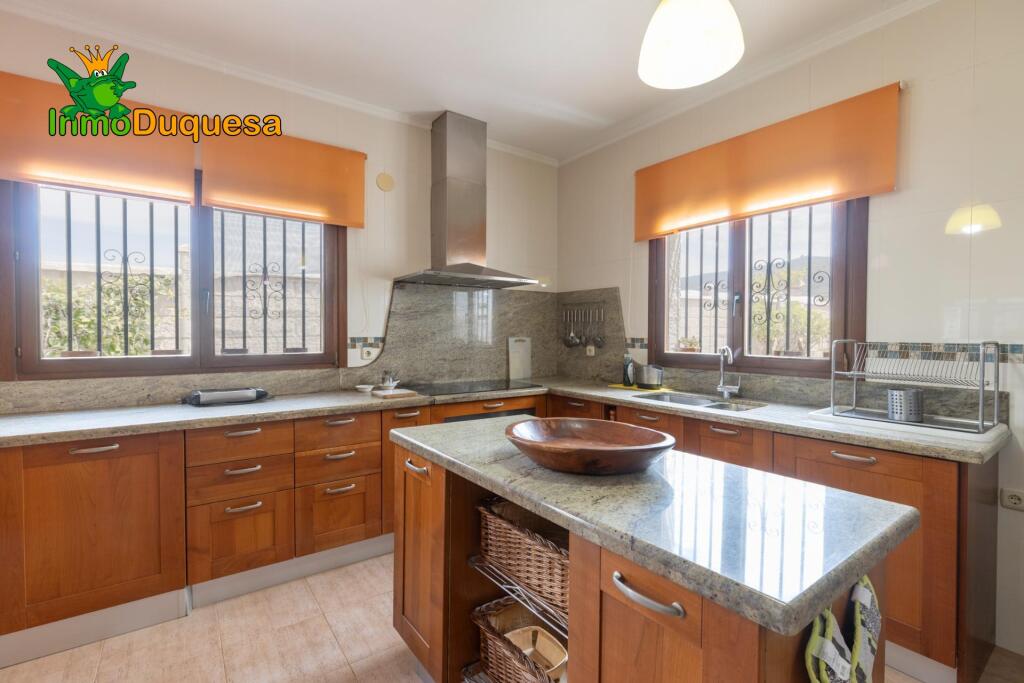 GRAN VILLA de UNA SOLA PLANTA en MOTRIL - foto 28
