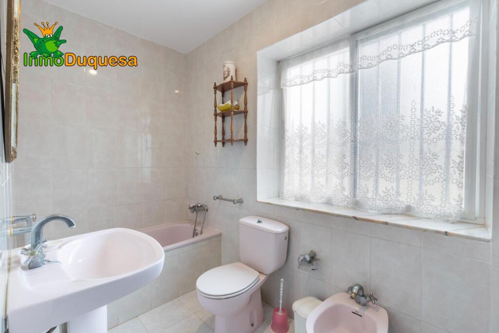 GRAN VILLA de UNA SOLA PLANTA en MOTRIL - foto 32