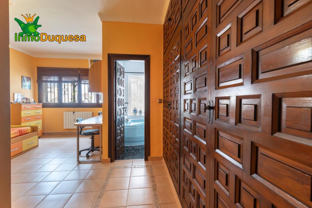 GRAN VILLA de UNA SOLA PLANTA en MOTRIL - foto 44