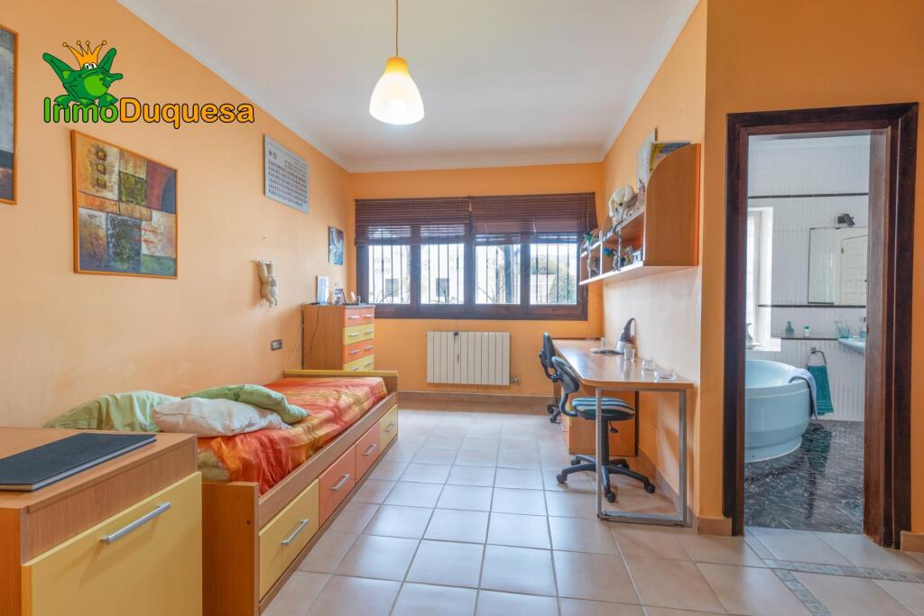 GRAN VILLA de UNA SOLA PLANTA en MOTRIL - foto 46