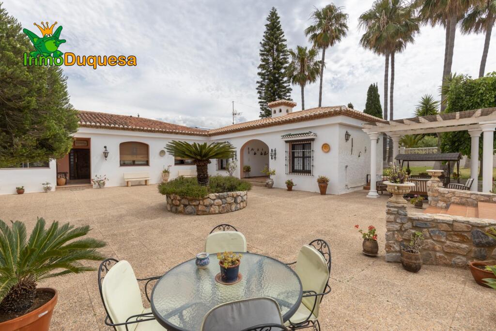 GRAN VILLA de UNA SOLA PLANTA en MOTRIL - foto 10