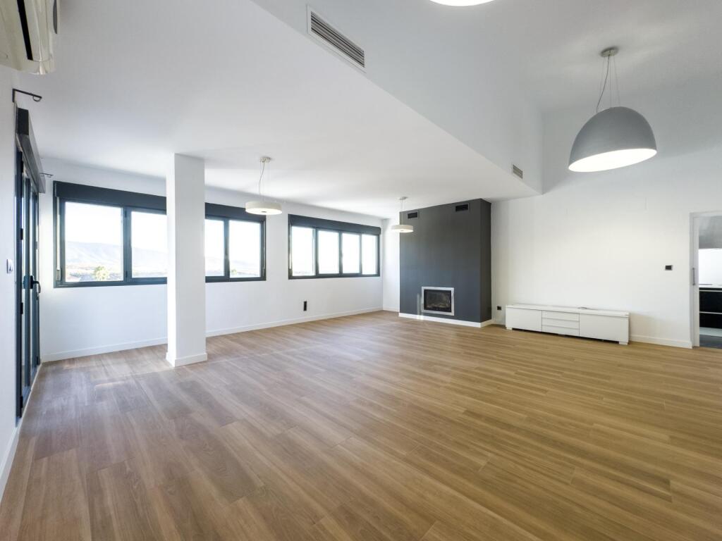 Gran chalet de DISEÑO MODERNO en venta en La Zubia. - foto 21