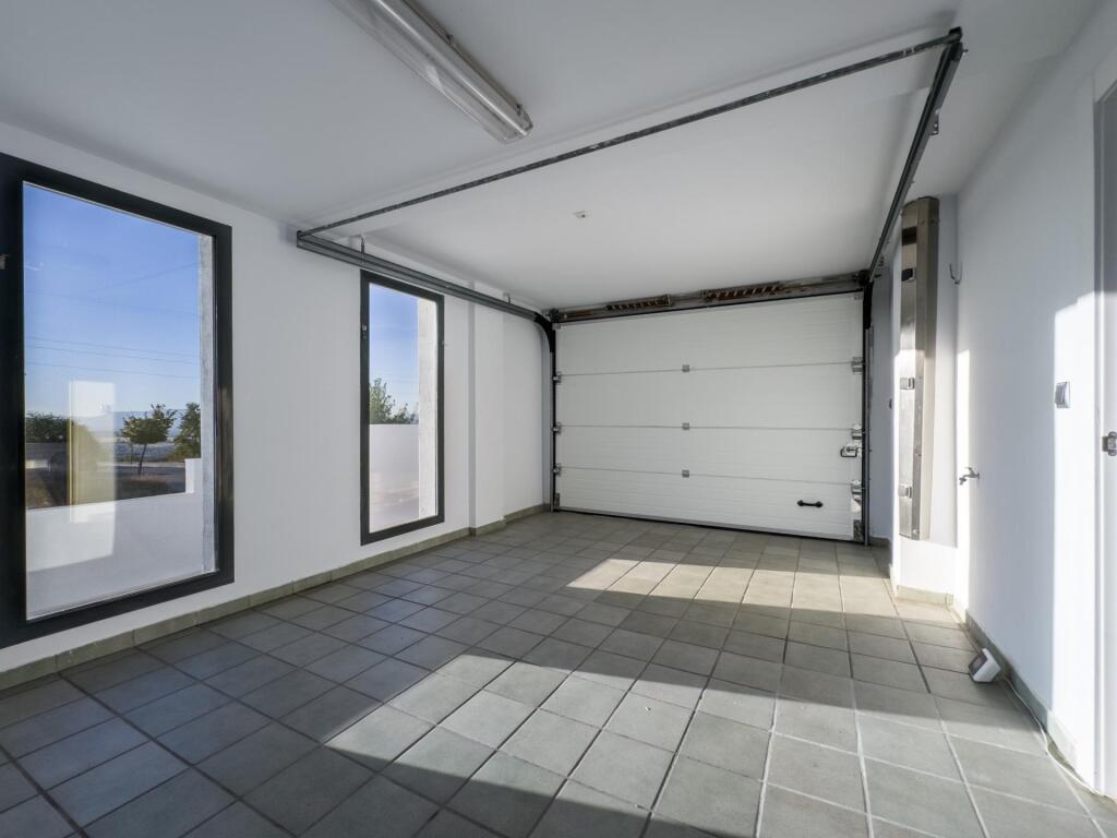 Gran chalet de DISEÑO MODERNO en venta en La Zubia. - foto 33