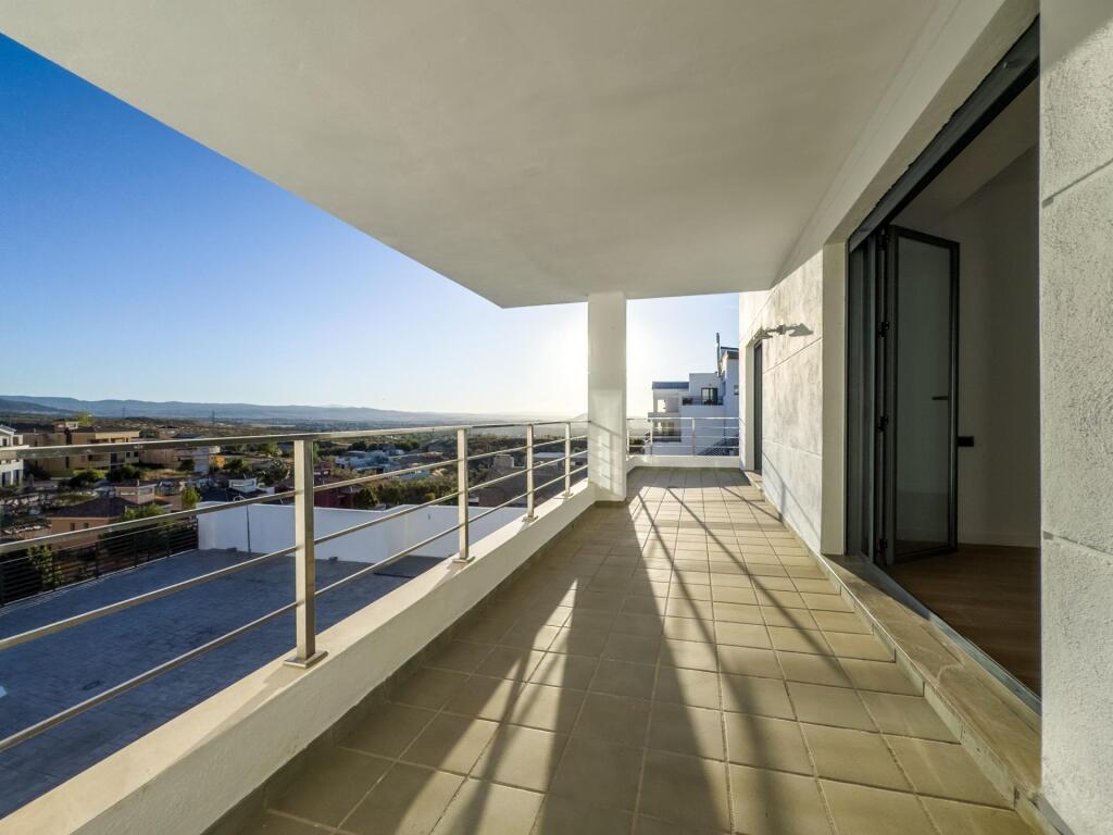 Gran chalet de DISEÑO MODERNO en venta en La Zubia. - foto 35