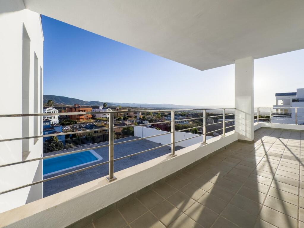 Gran chalet de DISEÑO MODERNO en venta en La Zubia. - foto 36