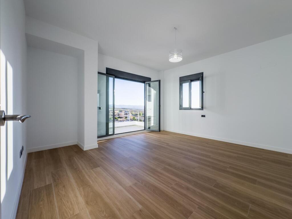Gran chalet de DISEÑO MODERNO en venta en La Zubia. - foto 39