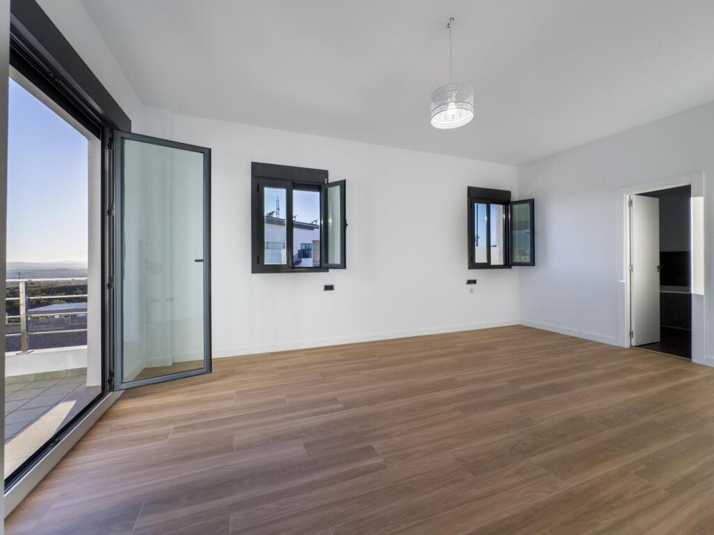 Gran chalet de DISEÑO MODERNO en venta en La Zubia. - foto 40