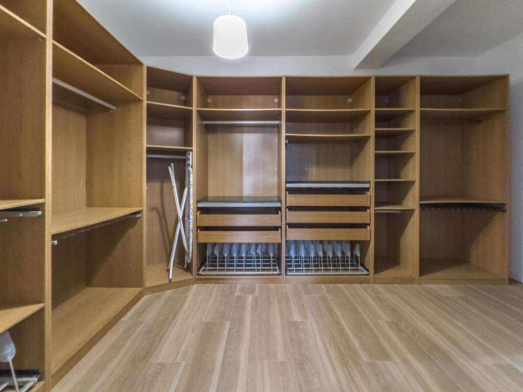 Gran chalet de DISEÑO MODERNO en venta en La Zubia. - foto 44