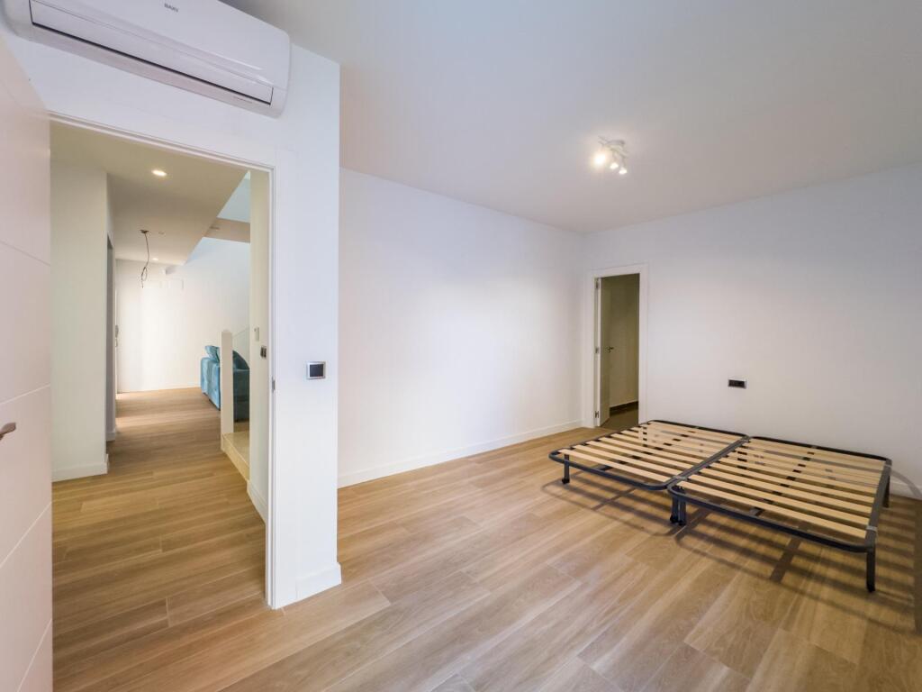 Gran chalet de DISEÑO MODERNO en venta en La Zubia. - foto 50