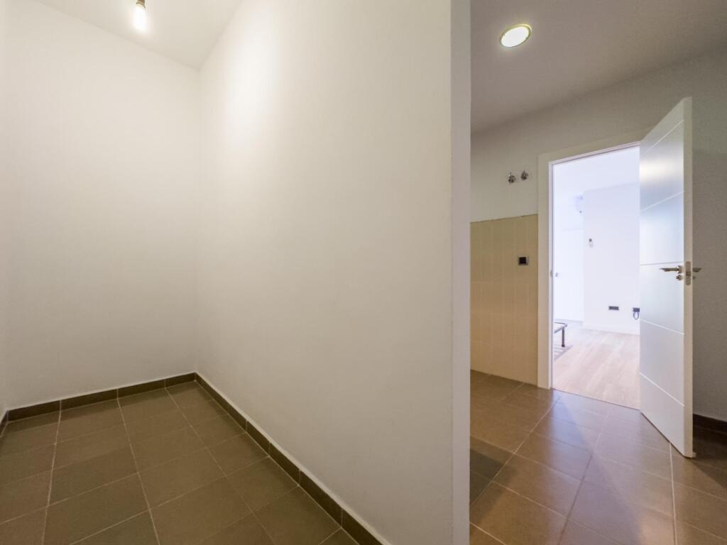 Gran chalet de DISEÑO MODERNO en venta en La Zubia. - foto 54