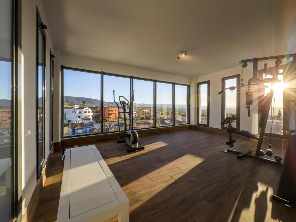 Gran chalet de DISEÑO MODERNO en venta en La Zubia. - foto 59