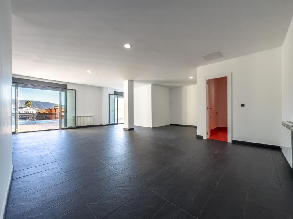 Gran chalet de DISEÑO MODERNO en venta en La Zubia. - foto 68