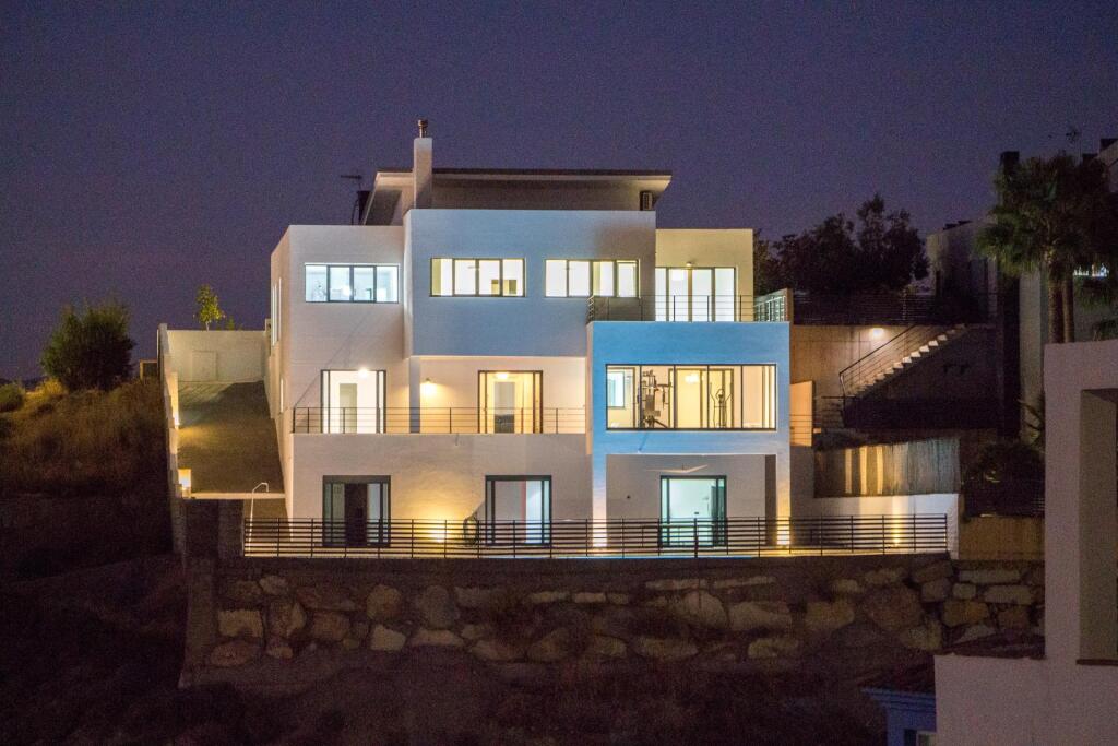 Gran chalet de DISEÑO MODERNO en venta en La Zubia. - foto 71