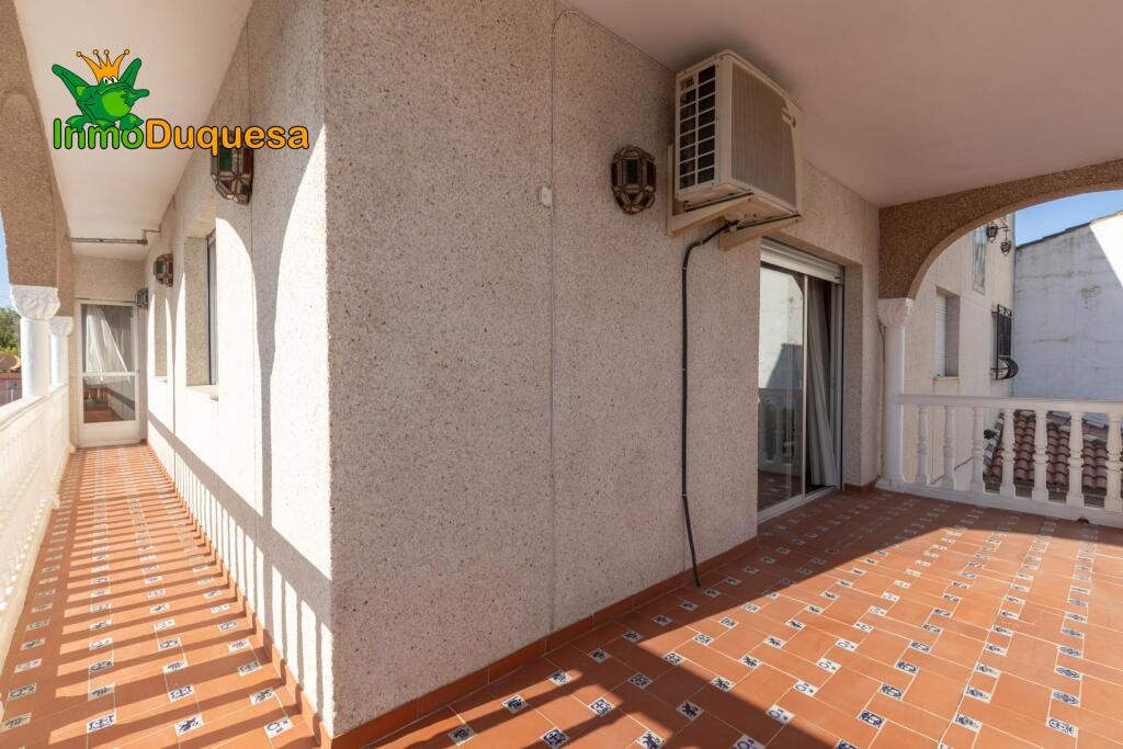 Casa pareada en el centro de JUN en esquina. - foto 13