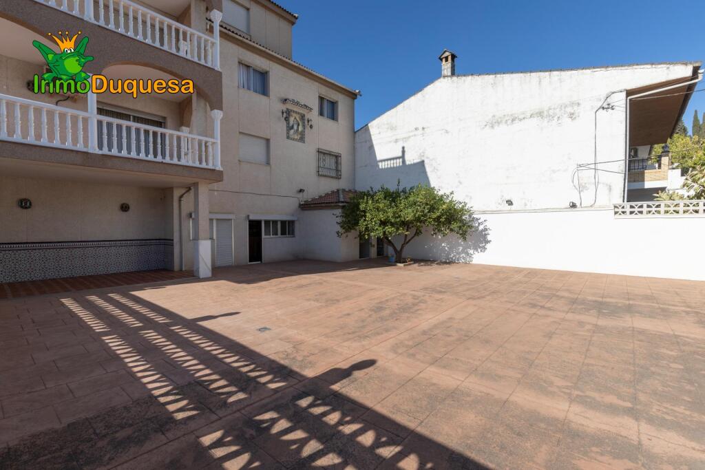 Casa pareada en el centro de JUN en esquina. - foto 4