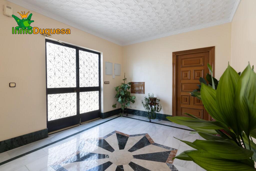 Casa pareada en el centro de JUN en esquina. - foto 44