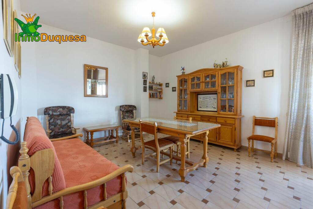 Casa pareada en el centro de JUN en esquina. - foto 45