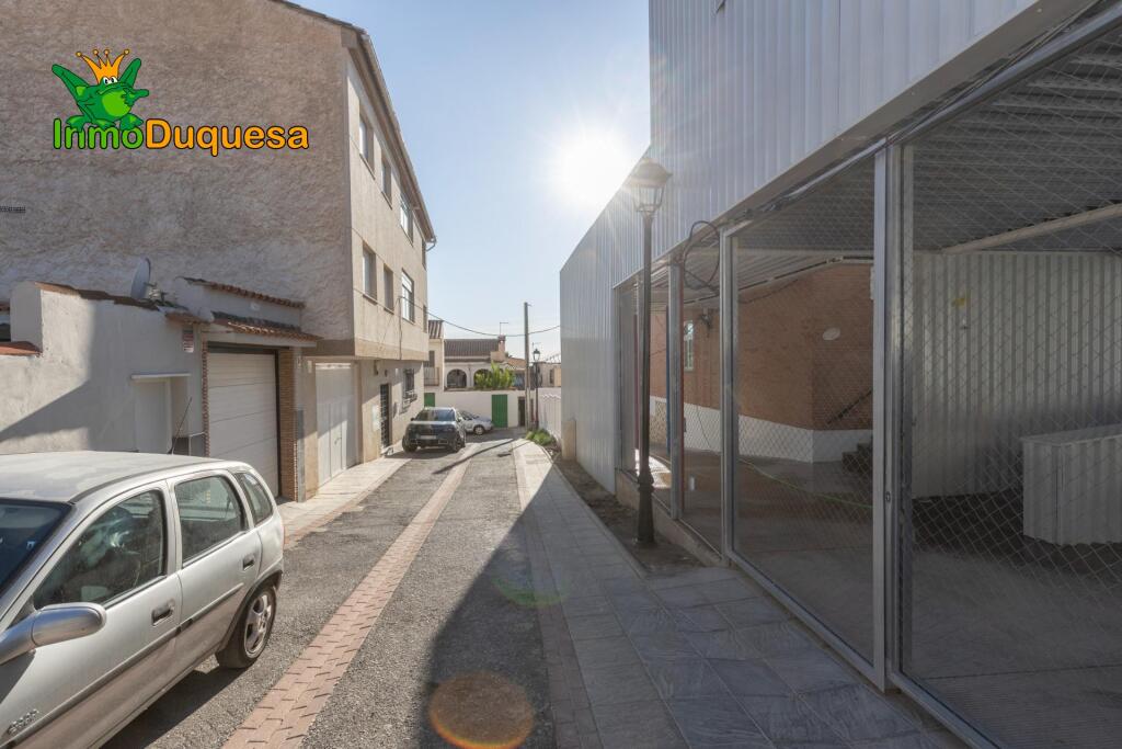 Casa pareada en el centro de JUN en esquina. - foto 59