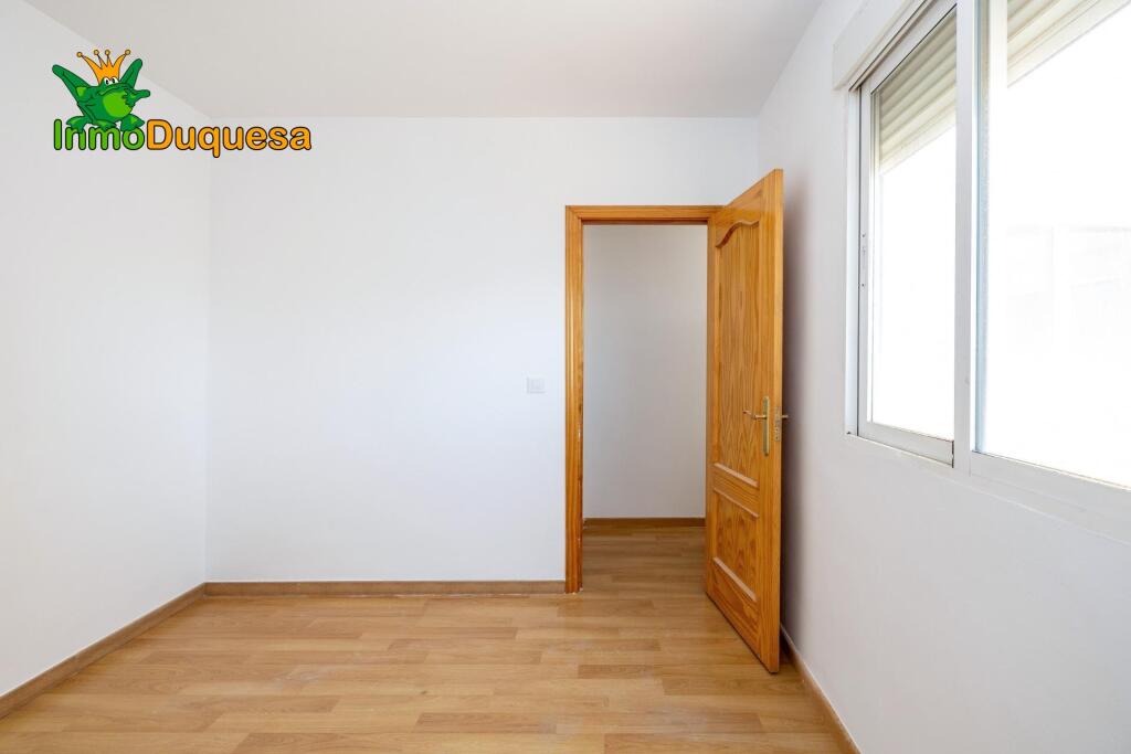 Piso de 3 dorm. y 2 baños en el centro de Atarfe - foto 14