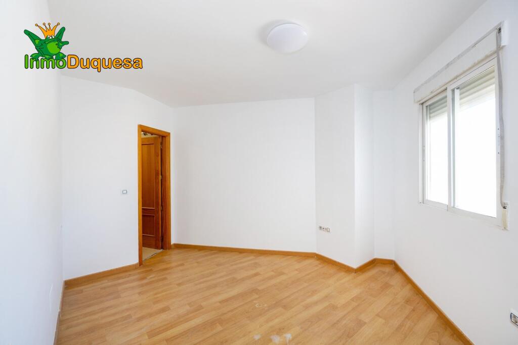 Piso de 3 dorm. y 2 baños en el centro de Atarfe - foto 17