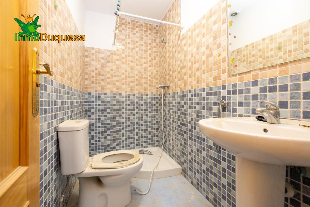 Piso de 3 dorm. y 2 baños en el centro de Atarfe - foto 4