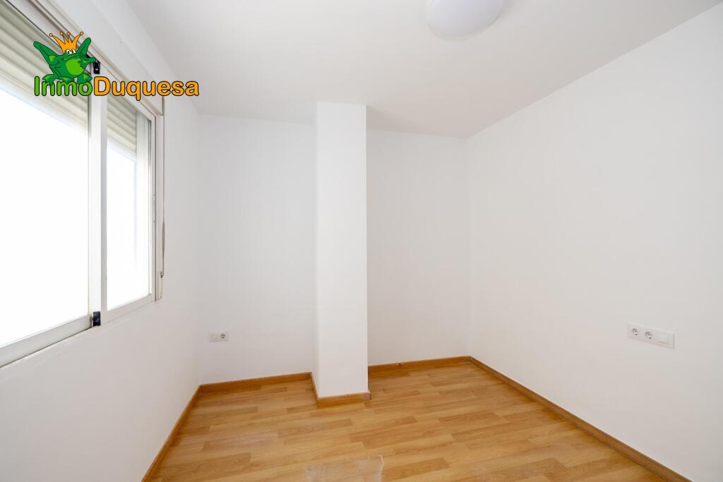 Piso de 3 dorm. y 2 baños en el centro de Atarfe - foto 7