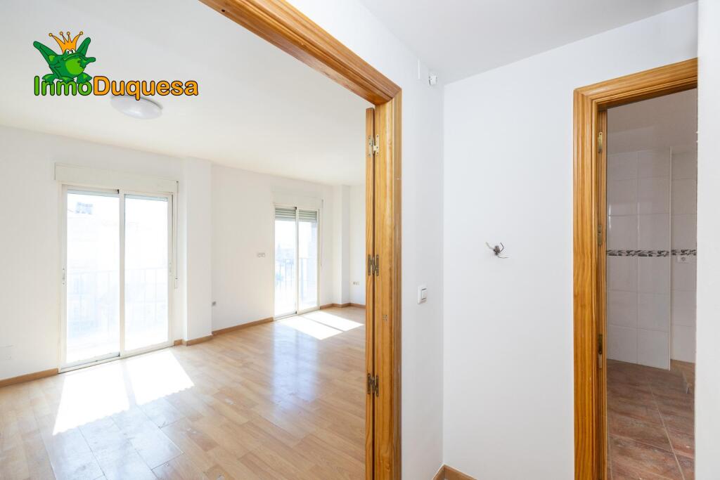 Piso de 3 dorm. y 2 baños en el centro de Atarfe - foto 9