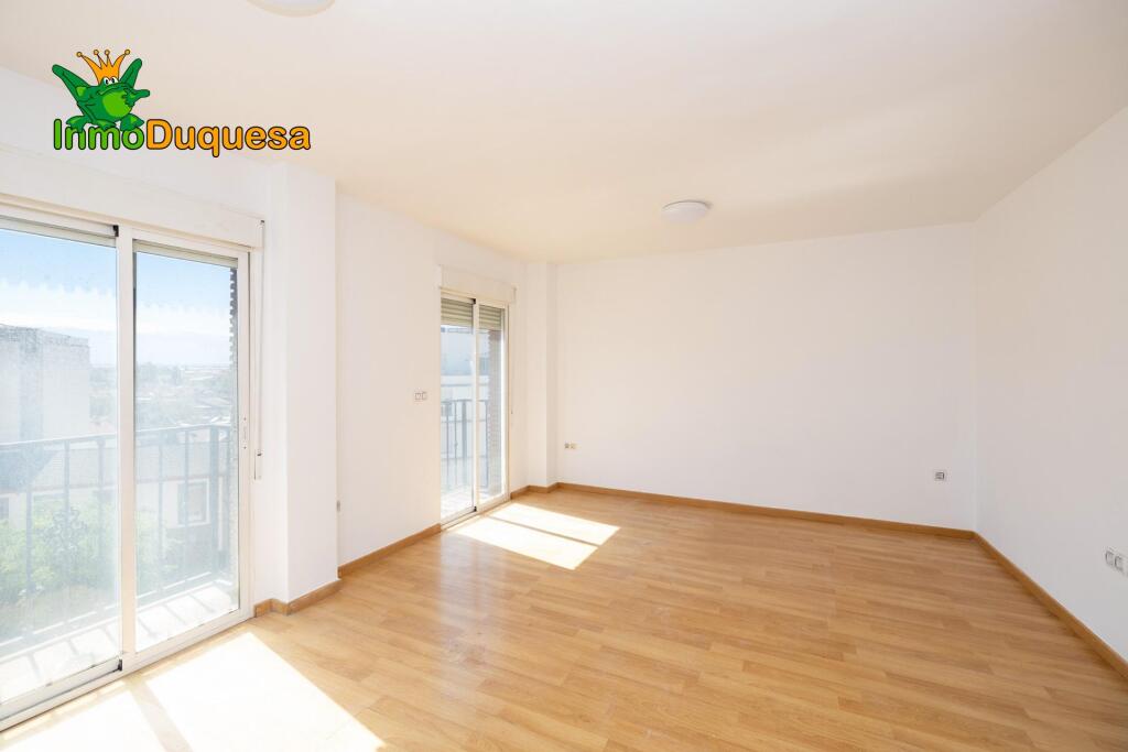 Piso de 3 dorm. y 2 baños en el centro de Atarfe - foto 10