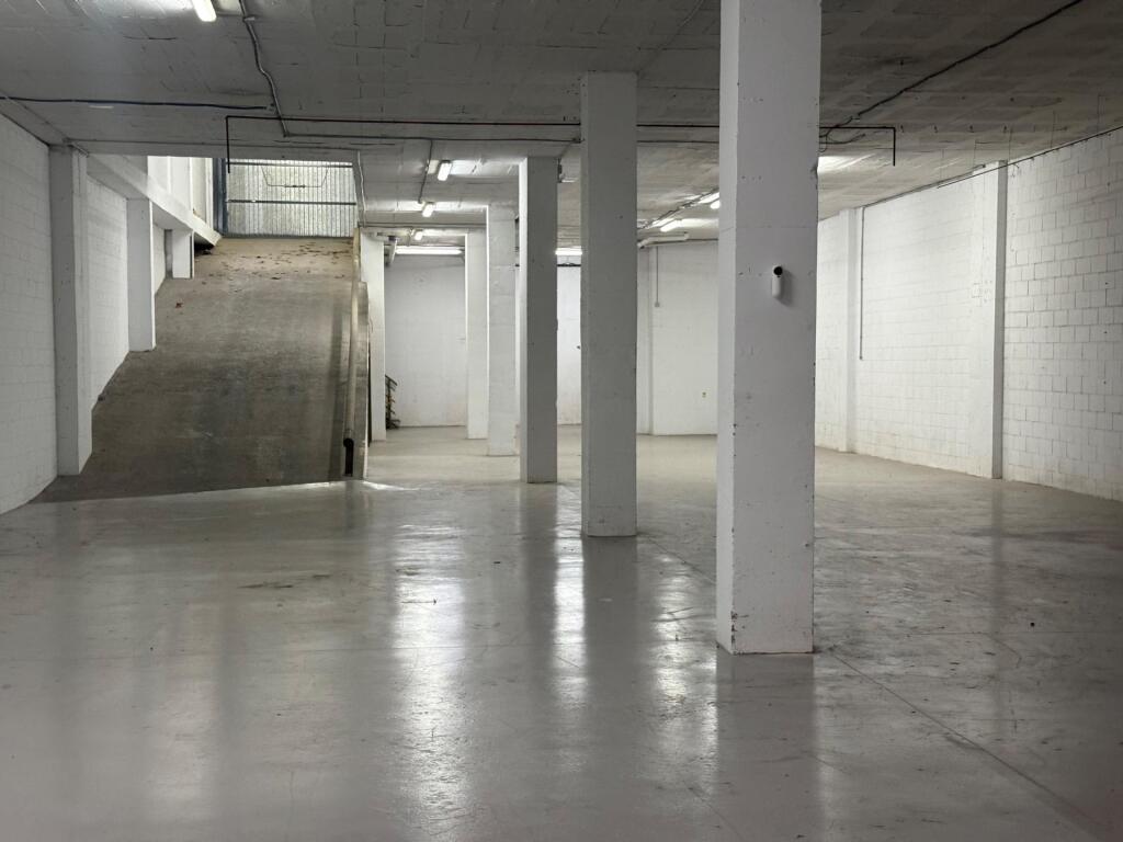 NAVE EN VENTA EN MATARÓ - foto 2