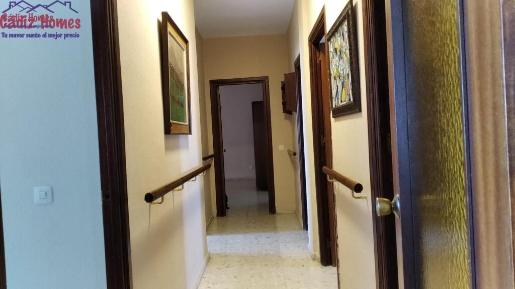 AMPLIA VIVIENDA SEÑORIAL ZONA BAHIA BLANCA - foto 11