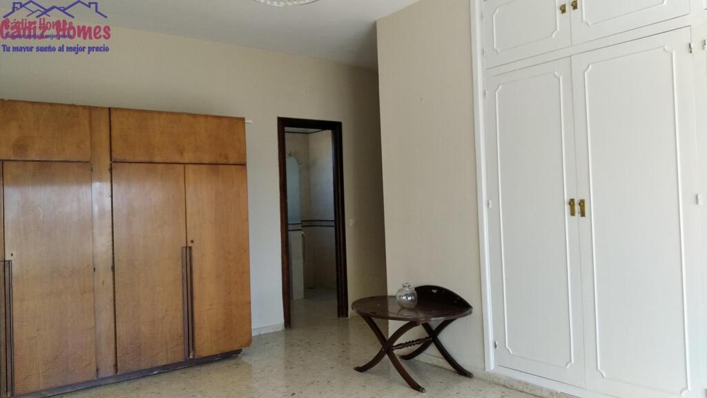 AMPLIA VIVIENDA SEÑORIAL ZONA BAHIA BLANCA - foto 16