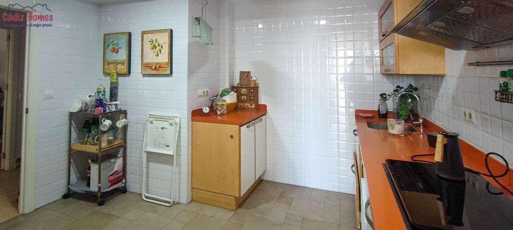 AMPLIA VIVIENDA A LOS PIES DE LA CALETA - foto 11